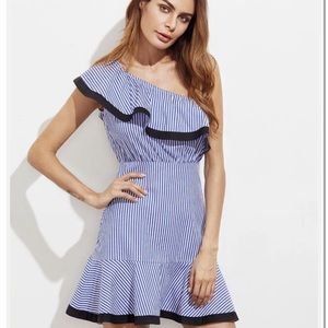 New Lucy Paris Striped One Shoulder Dress Size Medium